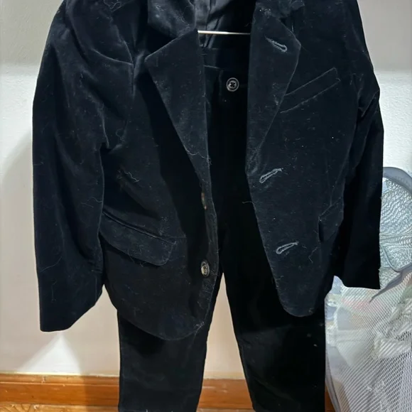 Gymboree Kids Christmas Black Velvet Blazer, vest and Pants Set - Picture 3 of 4